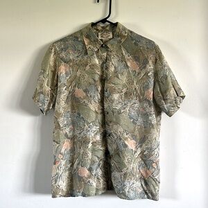 Vintage 100% silk pale green abstract short sleeve button down blouse top